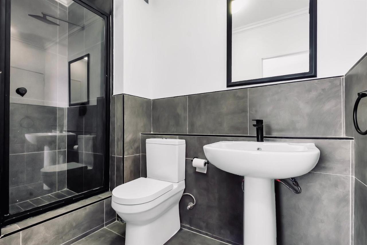 2 Bedroom 2 Bath Luxury - Sandton Cbd Johannesburg Bagian luar foto