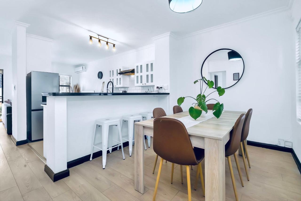2 Bedroom 2 Bath Luxury - Sandton Cbd Johannesburg Bagian luar foto